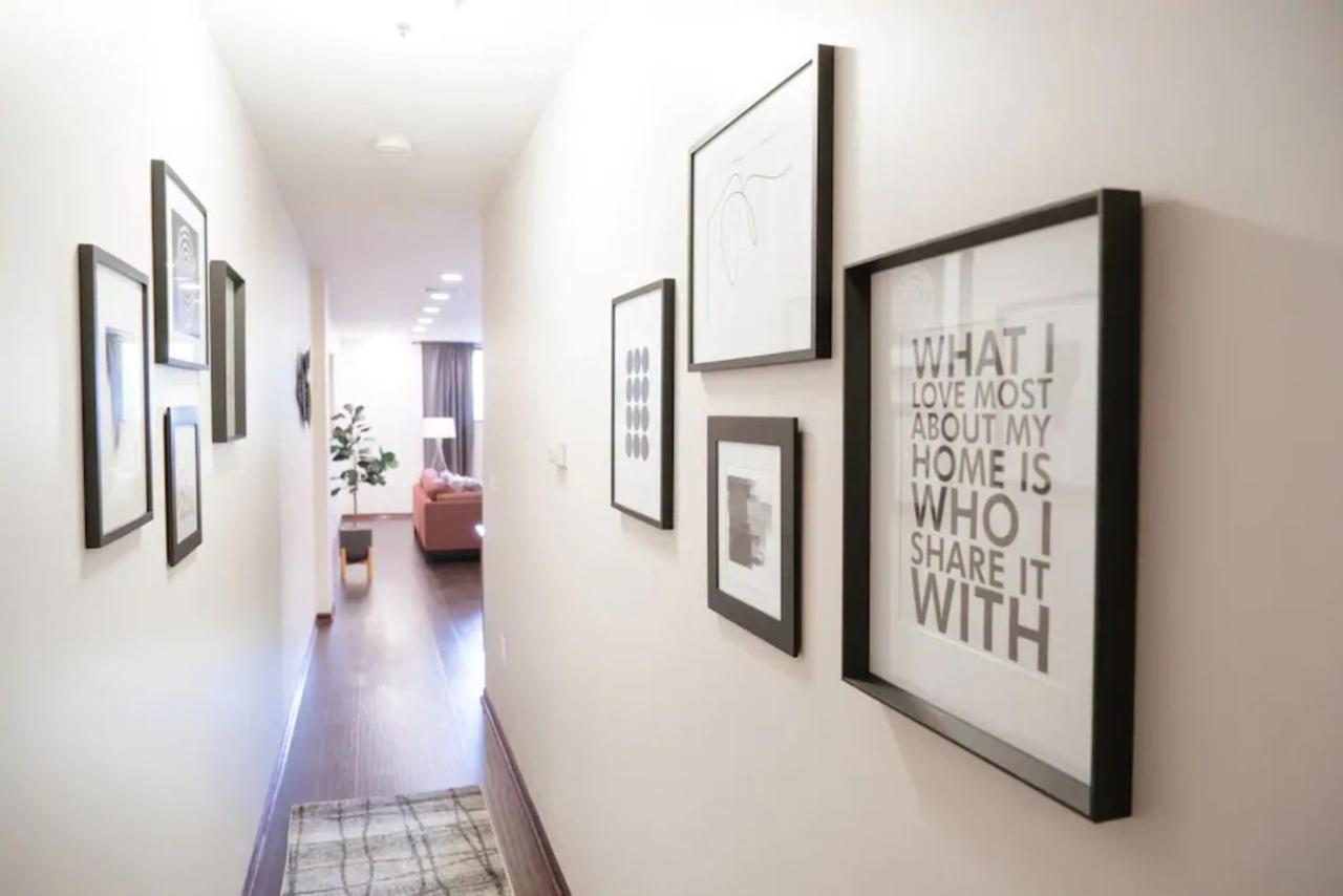 2Br Airy & Tidy Apt With Free Covered Parking - Central Modern شيكاغو المظهر الخارجي الصورة
