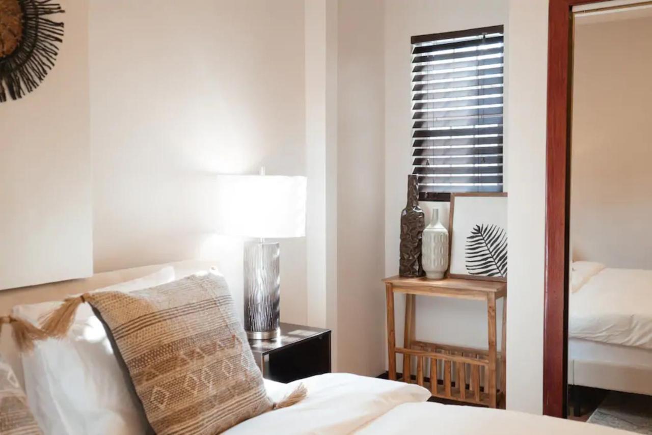 2Br Airy & Tidy Apt With Free Covered Parking - Central Modern شيكاغو المظهر الخارجي الصورة